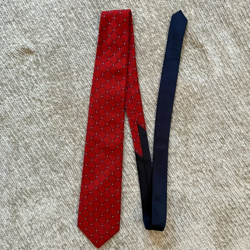Tommy Hilfiger Red Plaid Silk Tie Made in USA‎ Classic Width